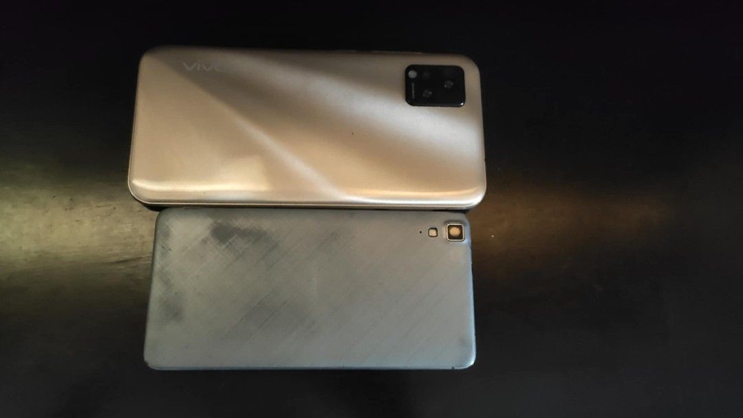 Defective cellphones (Category: Early Generation Mobile Phones) located in Mandaue City. Submitted by fsmfsm (Listing ID 1402681170, Image 1). Description: - Defective cellphones - Buy 1 Take 1 - Various brands (Starmobile, Vivo) - For parts or repair - Starmobile issue switch button overpressed - Vivo V21- LCD defect - Great for DIY enthusiasts.
