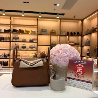（分類：）位於 。 由 ccluxuryhk 提交（商品編號 1402735152，圖片 1）。簡介： 。