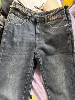 (Category: ) located in . Submitted by malin2377 (Listing ID 1402755766, Image 1). Description: .