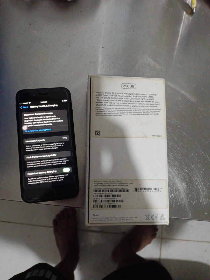 IPhone SE 2020 (Category: Others) located in Makati City. Submitted by ladygags (Listing ID 1402834980, Image 3). Description: iPhone SE 2020 256gb.