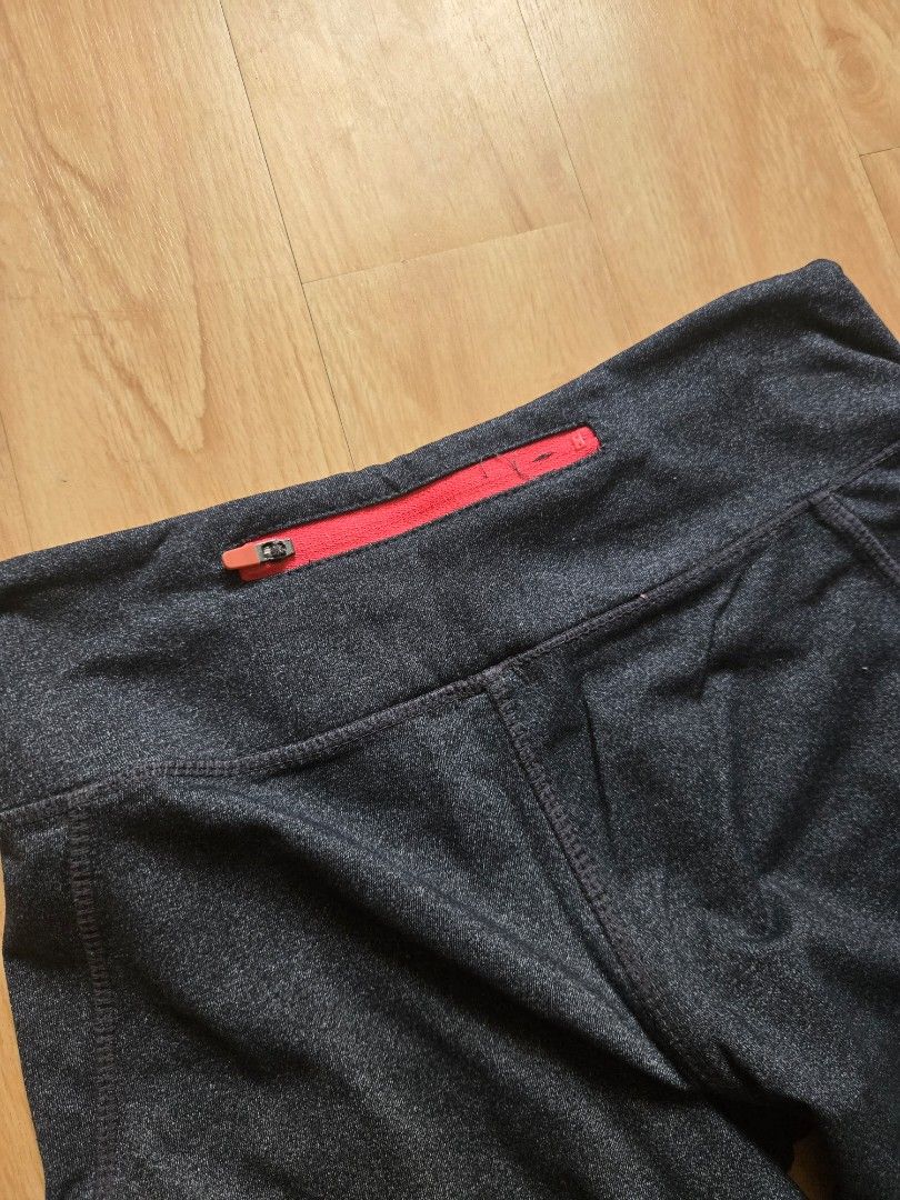 Kyodan Quarter Leggings (Category: Activewear) located in Imus. Submitted by tinph (Listing ID 1402684034, Image 3). Description: size XS with back zipped pocket MOP: BDO/BPI/Gcash Shipping: lalamove/grab arranged and shouldered by buyer Gogo Express ( I'll arrange booking ,shipping fee paid by buyer to the courier upon delivery) No offer, no transaction be 100% sure in getting the item before making an offer..