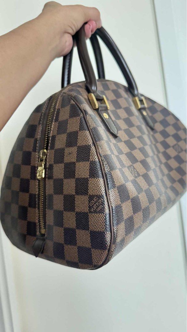 Louis Vuitton Damier Ebene Verona PM Handbag (Category: Luxury Bags & Wallets) located in Manila. Submitted by whemc (Listing ID 1402203799, Image 2). Description: .