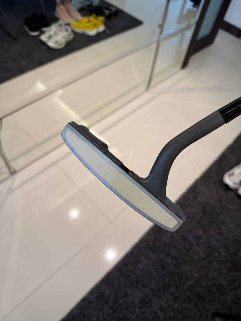 Mastergrip Ogre Putter by Pat Simmons (Category: Golf) located in Paranaque City. Submitted by guziee (Listing ID 1402722982, Image 2). Description: Mastergrip Ogre Putter by Pat Simmons Its gigantic Has a nice heavy feel to it Guaranteed no one else will have it lol RFS: not being used Slightly negotiable.