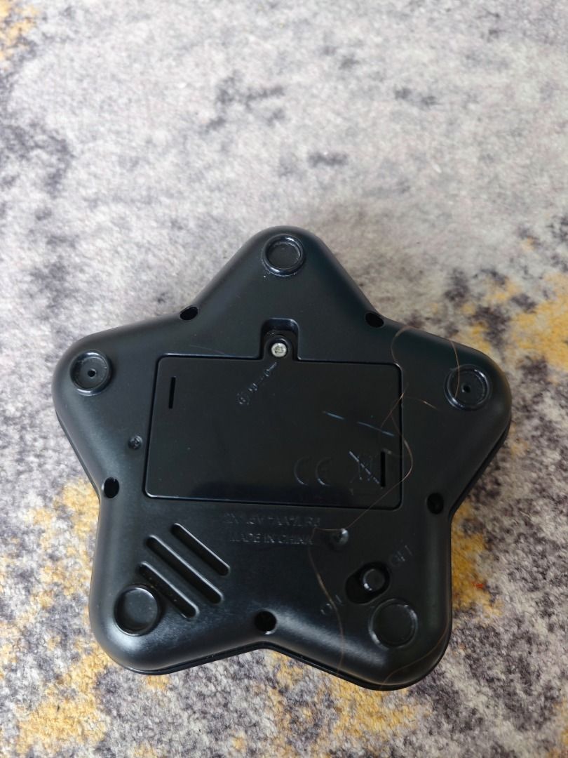 Memory Game (Category: Board Games & Puzzles) located in Kuala Lumpur. Submitted by hoshi54516 (Listing ID 1402750290, Image 2). Description: - Black star-shaped memory game Need new batteries .