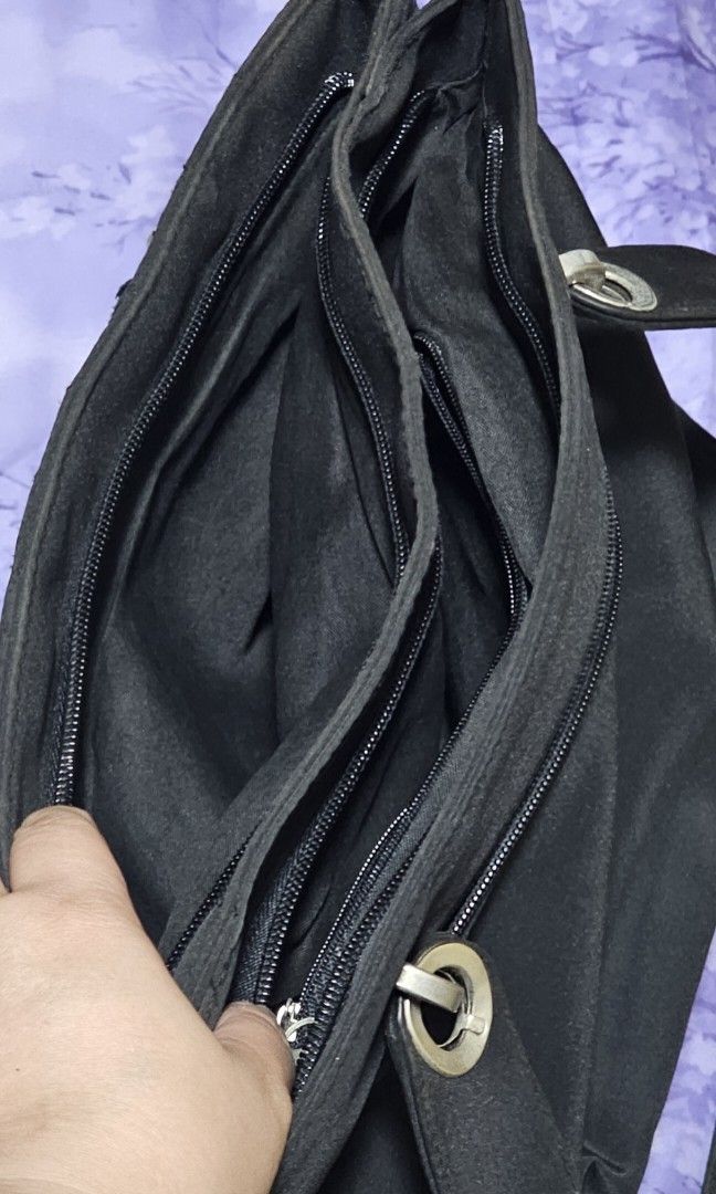 Mick Gwend Paris Shoulder Bar - Black (Category: Shoulder Bags) located in Cainta. Submitted by hofanlo (Listing ID 1402793726, Image 3). Description: .