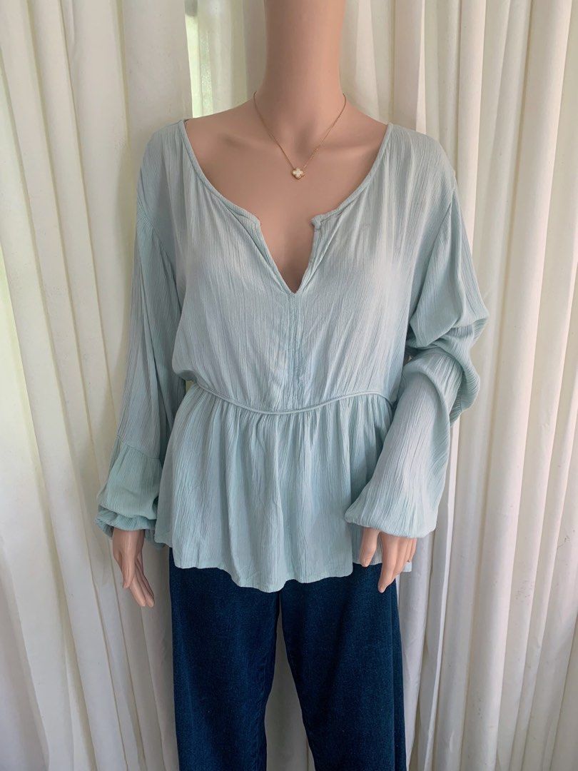 Mint Green Top (Category: Longsleeves) located in Marikina City. Submitted by littlesol.collection (Listing ID 1402680271, Image 1). Description: M to L.