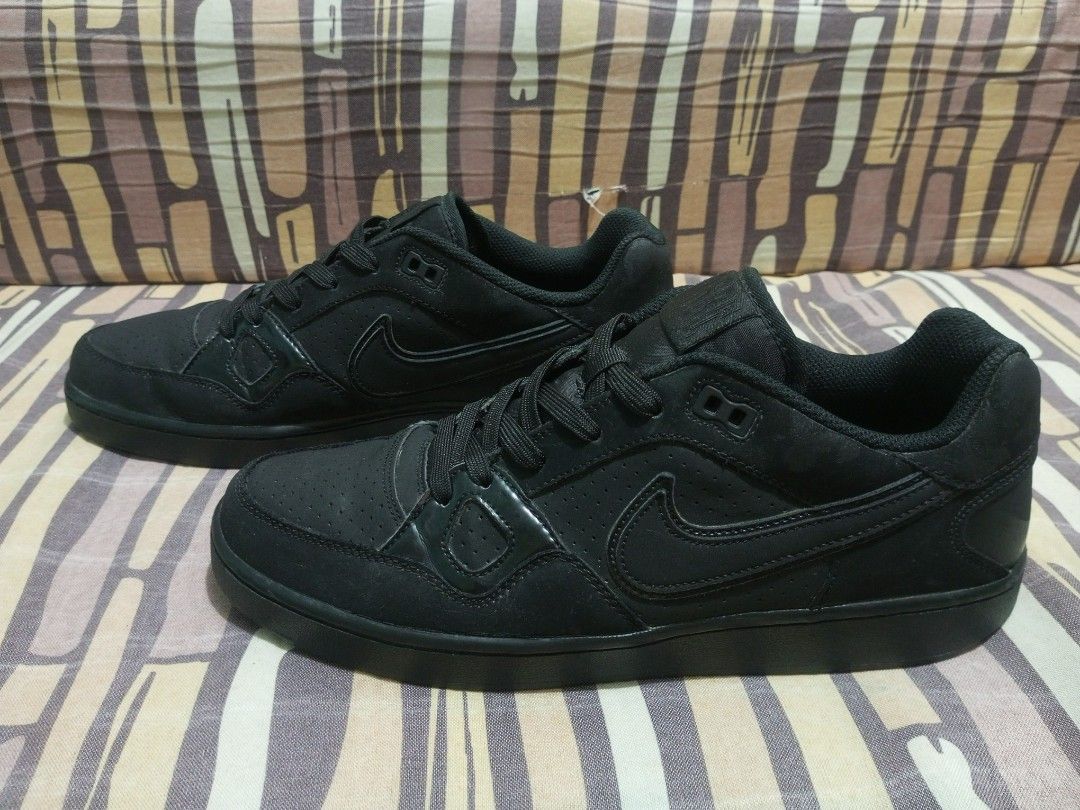 Nike Son of Force Triple Black (Category: Sneakers) located in Malabon City. Submitted by blackscent (Listing ID 1402772050, Image 2). Description: For sale: Nike Son of Force - Triple Black [authentic] Size 10. Well used.Manage your expectation. See and zoom photos for shoe condition. No box but will provide substitute box. No return no refund Can do meetup or shipping, as usual shipping fee will be shouldered by buyer..