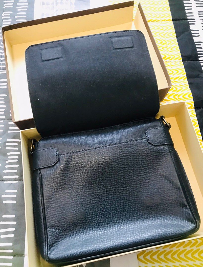 Original Louis Vuitton (Category: Luxury Bags & Wallets) located in Agdangan. Submitted by zarrreeeee (Listing ID 1402836278, Image 3). Description: .