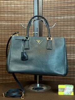 (Category: ) located in . Submitted by BagstacularbyJCT (Listing ID 1402797302, Image 1). Description: .