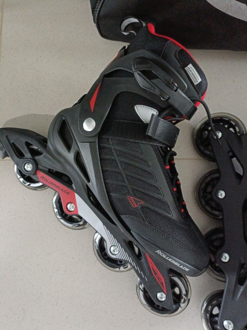 Roller blades (Category: Skates, Rollerblades & Scooters) located in Singapore. Submitted by whendinomeetsgoldie (Listing ID 1402674792, Image 1). Description: - Brand new never been used - Mens size US 10, 28cm.