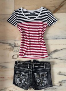 (Category: ) located in . Submitted by clothioning (Listing ID 1402794062, Image 1). Description: .