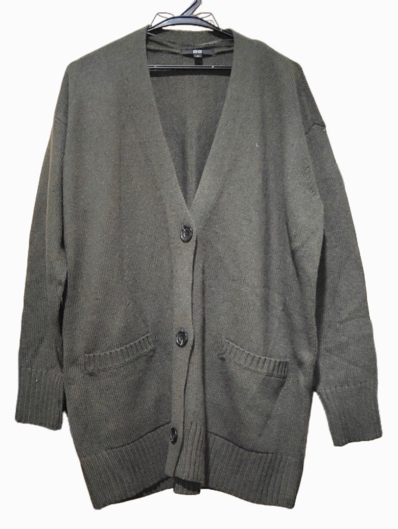 UNIQLO OVERSIZED KNIT CARDIGAN (Category: Coats, Jackets and Outerwear) located in Santa Cruz. Submitted by eytspreloved (Listing ID 1402795028, Image 1). Description: COLOR: OLIVE GREEN NO ISSUES/FLAWS APPROX SIZE: BUST 24" x LENGTH 30.5 PAYMENT FIRST TRU GCASH BUYER WILL SHOULDER THE SF NO COD/LALAMOVE LOCATION LAGUNA.