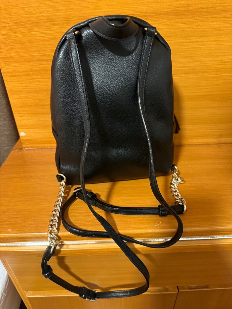 Victoria secret backpack (Category: Backpacks) located in Balanga. Submitted by liiiizzzzzzzzz (Listing ID 1402821340, Image 2). Description: - still in its original plastic -minor flaw at the bottom but barely noticeable .