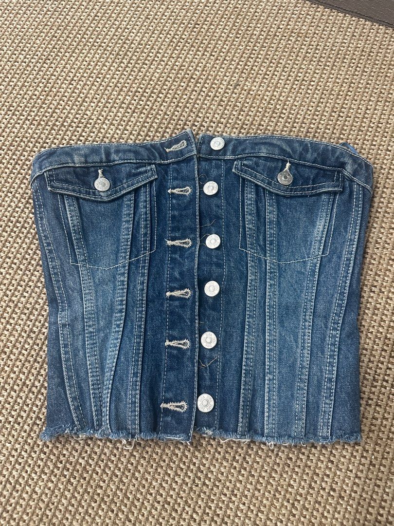 Zara Denim Tube Corset (Category: Sleeveless) located in Pasig City. Submitted by fald__ (Listing ID 1402728671, Image 2). Description: Fits xs-s.