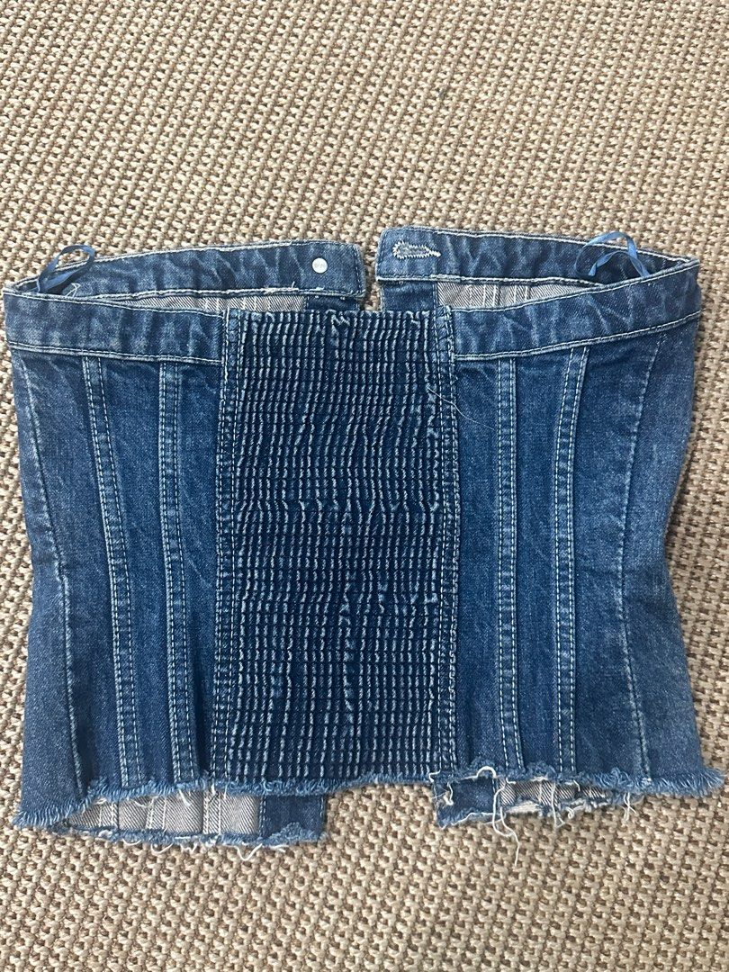 Zara Denim Tube Corset (Category: Sleeveless) located in Pasig City. Submitted by fald__ (Listing ID 1402728671, Image 3). Description: Fits xs-s.