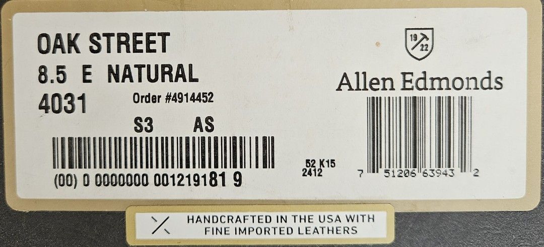 Allen Edmonds Oak Street 8.5E US (Category: Dress Shoes) located in Las Pinas. Submitted by typericey (Listing ID 1402898491, Image 2). Description: - Allen Edmonds Oak Street dress shoes - leather has brown spots but other than that, no issues - Size 8.5 E - Cap-toe design - Dainite soles - Includes original shoe bags - Made in USA - NO BOX - item location: Las Pinas - autopass sa lowballer at kwentuhan - this is my personal item, I'm not a buy 