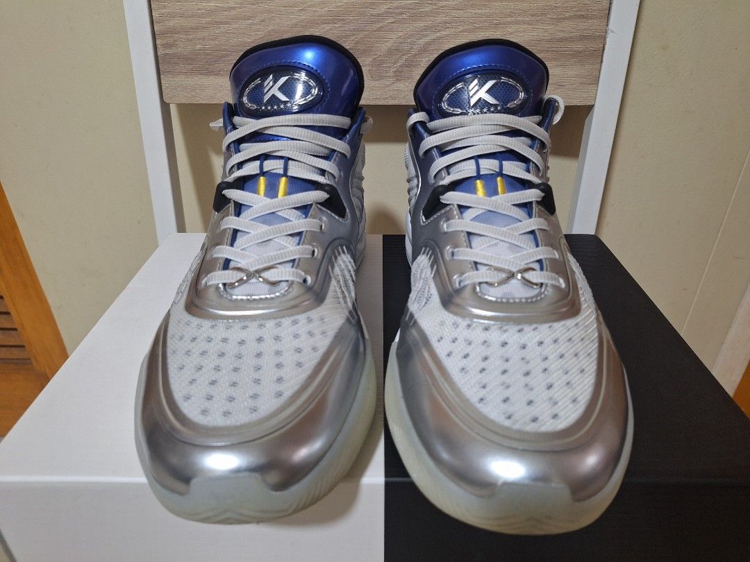 ANTA KTX Basketball Shoes - Silver/Grey/Blue (Category: Sneakers) located in Taguig. Submitted by brolz (Listing ID 1402860415, Image 3). Description: - ANTA KTX basketball shoes - Color: Silver, Grey, Blue - Size: US 9, EUR 42.5, UK 8 - Includes original box and paper Php2,000.