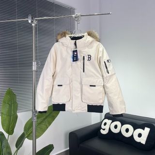 (Category: ) located in . Submitted by fashion.luxe (Listing ID 1403006876, Image 1). Description: .