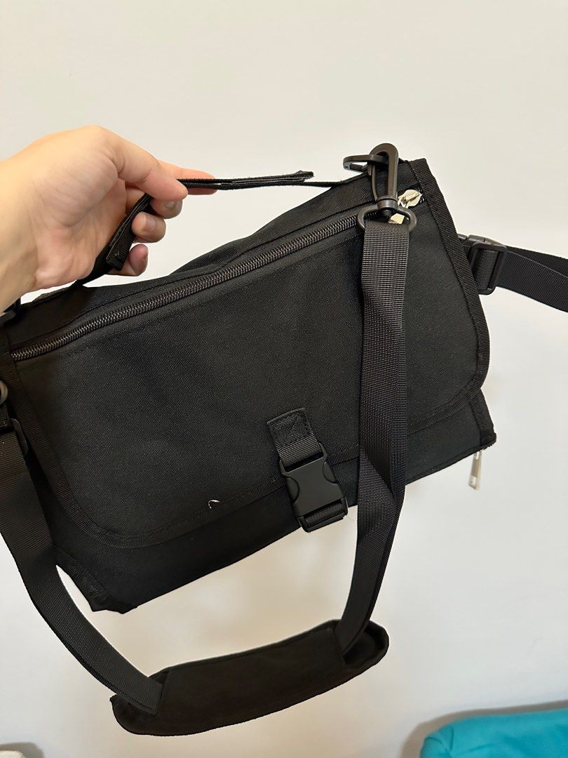 Black Diaper Bag with Changing Pad (Category: Diaper Bags & Wetbags) located in Los Banos. Submitted by j.d.s. (Listing ID 1402940085, Image 2). Description: Diaper bag with changing pad.