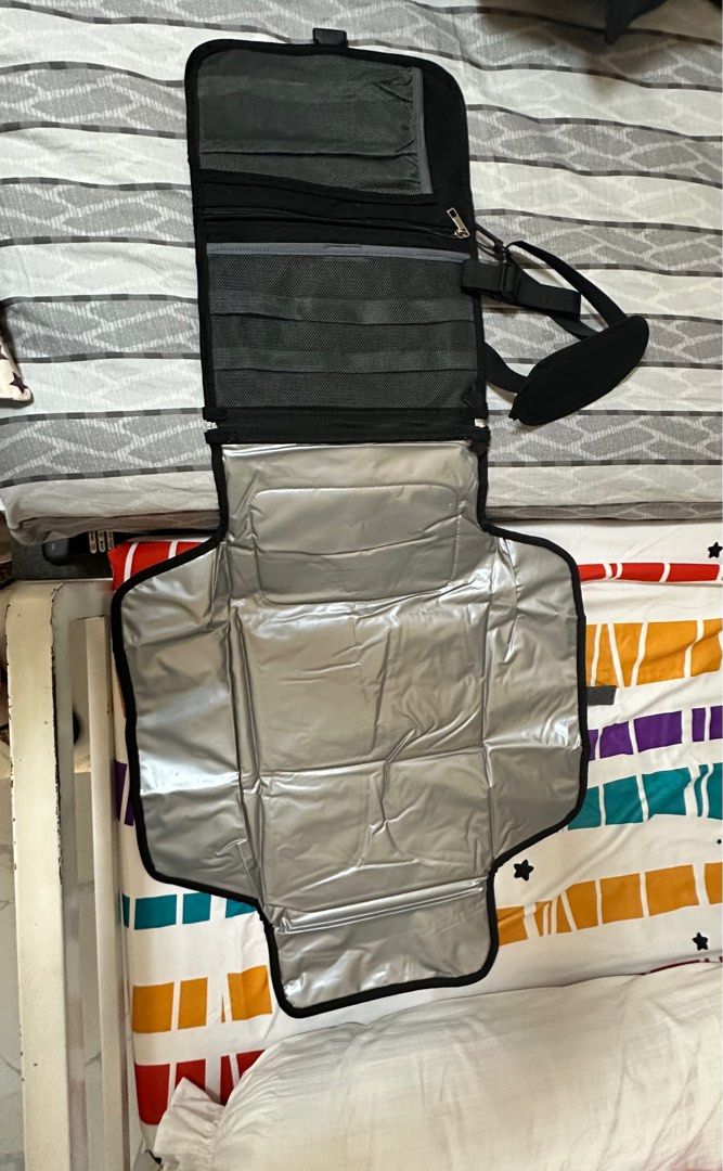Black Diaper Bag with Changing Pad (Category: Diaper Bags & Wetbags) located in Los Banos. Submitted by j.d.s. (Listing ID 1402940085, Image 1). Description: Diaper bag with changing pad.