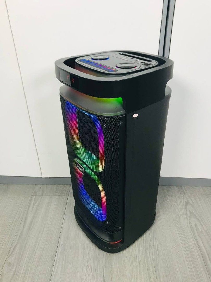 Brodu bluetooth speaker 360 party box with 2 mics (Category: Soundbars, Speakers & Amplifiers) located in Caloocan City. Submitted by fastcat-ad67 (Listing ID 1402861010, Image 3). Description: brand new and negotiable for sure buyers includes 2 microphones and chager.