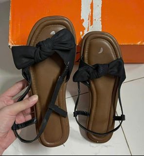 (Category: ) located in . Submitted by accessory_lab_sg (Listing ID 1402845558, Image 1). Description: .