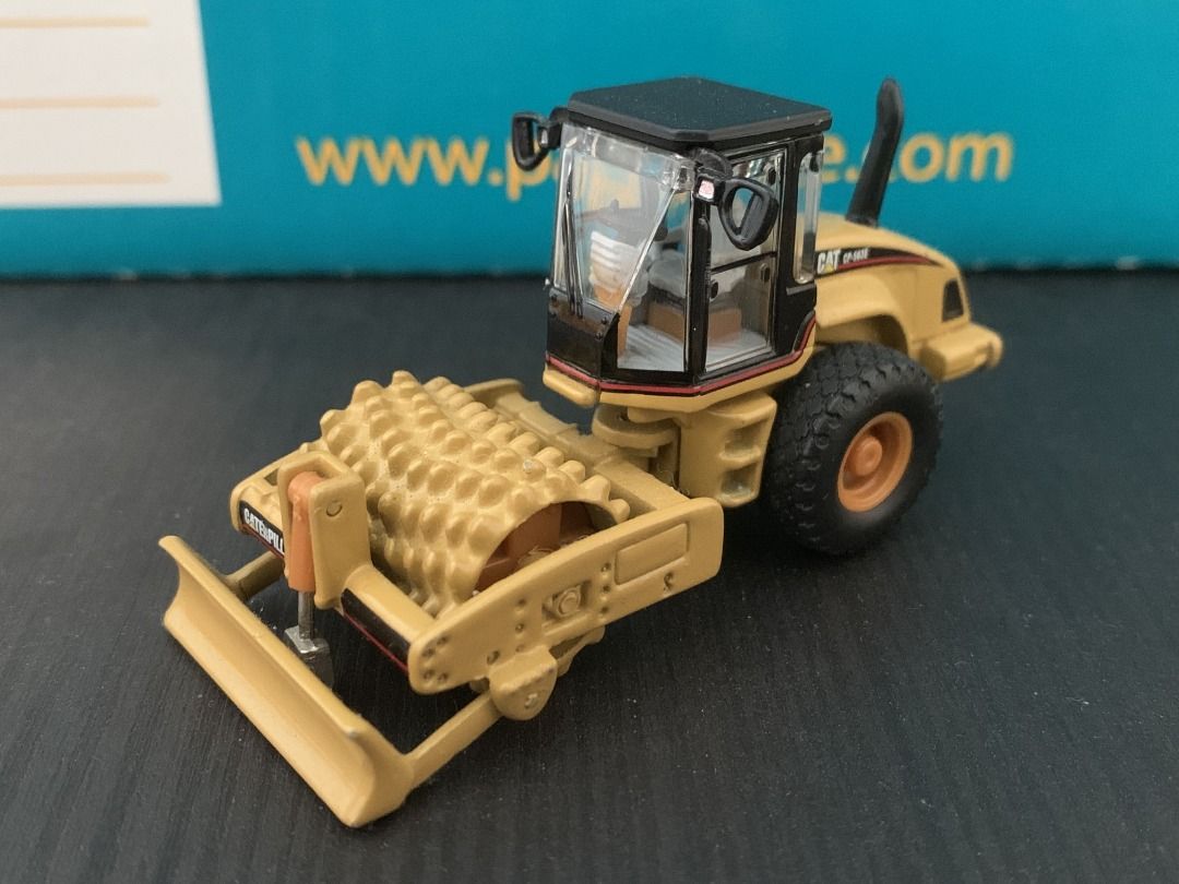 Caterpillar CP-563E Padfoot Drum Compactor, Hobbies & Toys, Toys ...