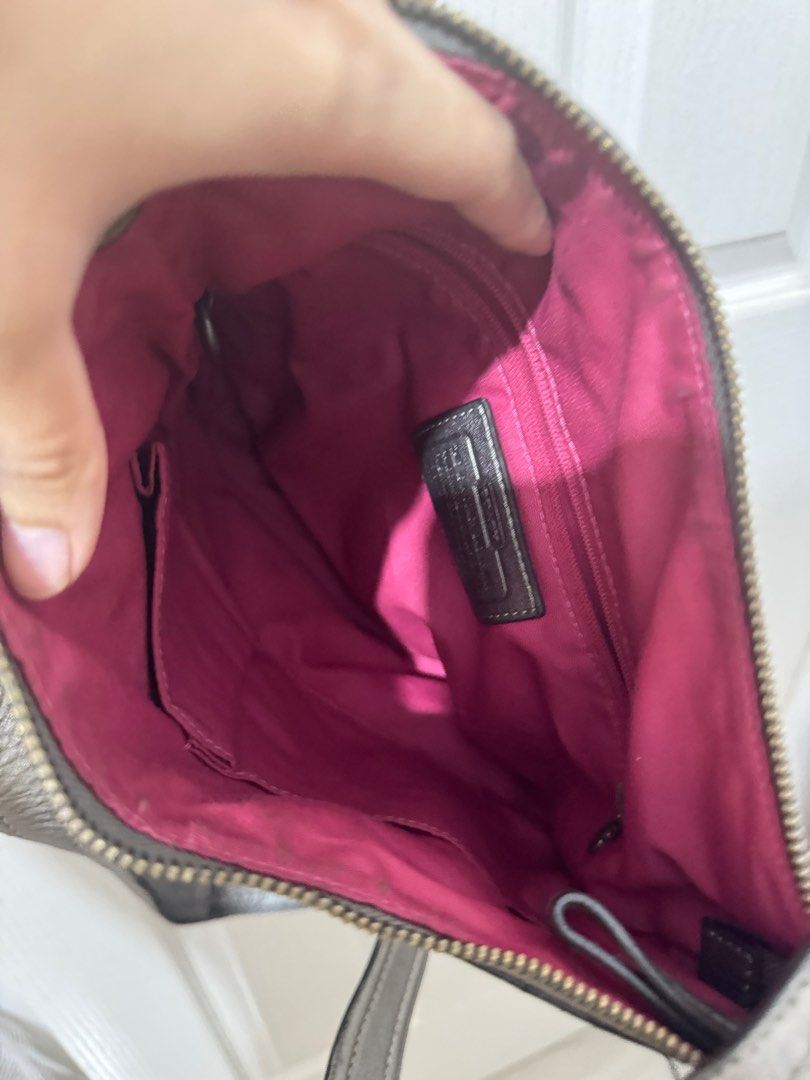Coach Patchwork Handbag (Category: Luxury Bags & Wallets) located in Bayombong. Submitted by misskbags (Listing ID 1402930843, Image 3). Description: .