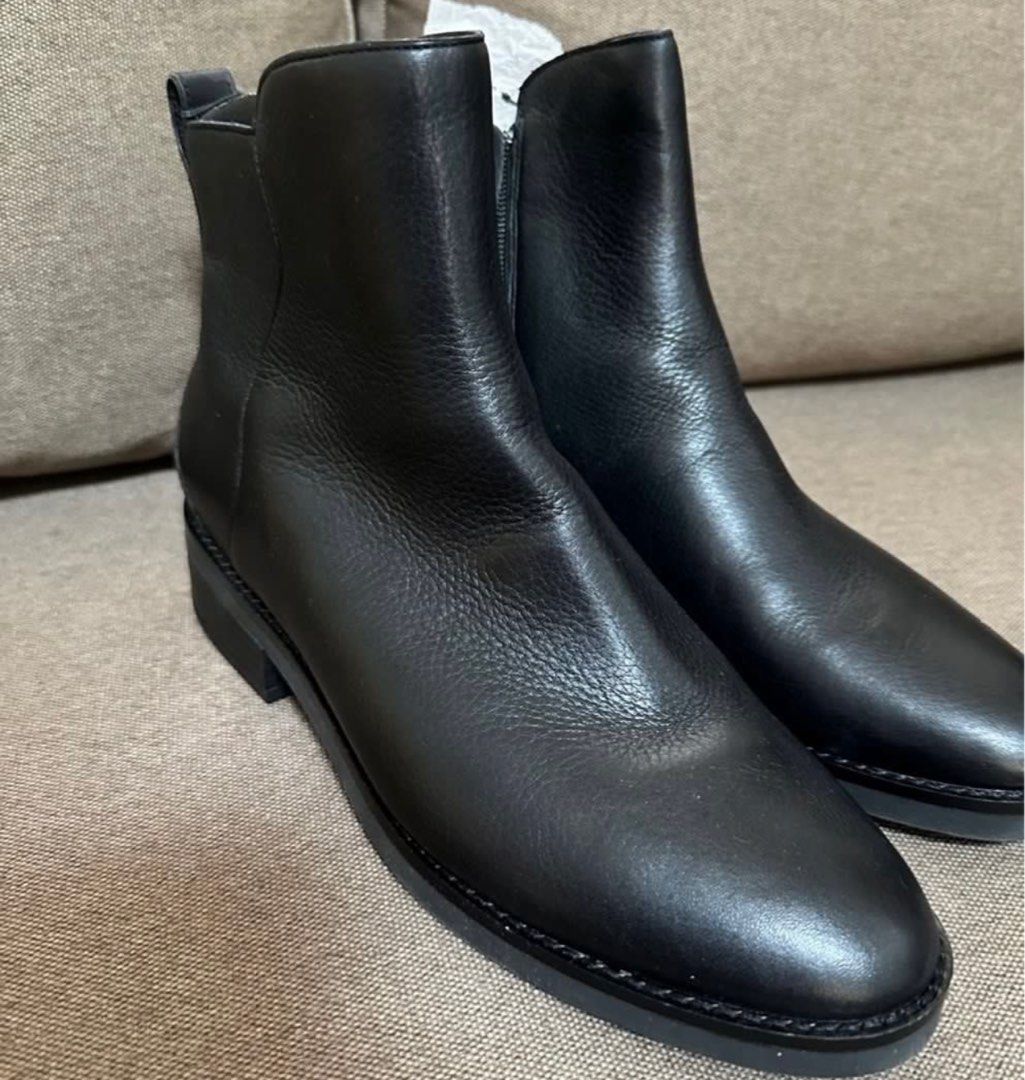 Cole Haan boots (Category: Boots) located in Pasig City. Submitted by chubby_cheeks (Listing ID 1402878140, Image 3). Description: Size 40 US9 13-14k peso in PH Super comfy.