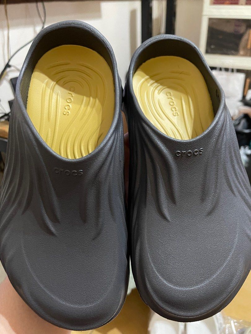Crocs Echo Wave (Category: Slippers & Slides) located in Cavite. Submitted by xoxomhai (Listing ID 1402885959, Image 2). Description: 💯 100% Original Crocs from Canada 🇨🇦 Your go-to pair for all-day comfort and effortless style! 👟✨ 📏 Size Details: 🇺🇸 US/CAN: Men 6 / Women 8 🇪🇺 EUR: 38–39 🇬🇧 UK: Men 5 / Women 6 🇯🇵 JP: 24 💸 ₱3,000 only ‼️ ✔️ Imported & On-Hand ✔️ Lightweight and super comfy ✔️ Perfect for casual days, errands, or trav