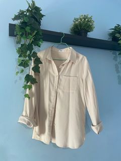 (Category: ) located in . Submitted by wardrobeee_ (Listing ID 1402877425, Image 1). Description: .