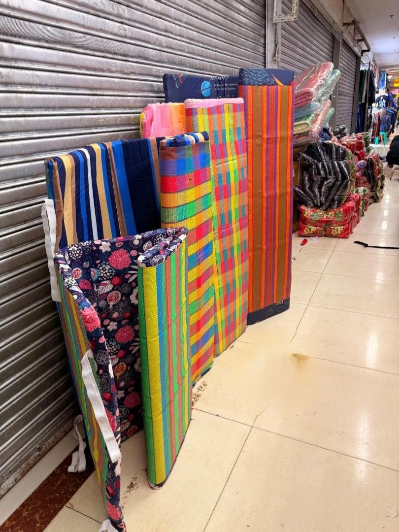Foam banig (Category: Bed Frames & Mattresses) located in Manila. Submitted by lyfrancois14 (Listing ID 1402910824, Image 3). Description: single 700 double 850 family size 1100.