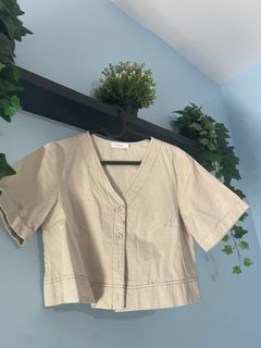 (Category: ) located in . Submitted by wardrobeee_ (Listing ID 1402877300, Image 1). Description: .