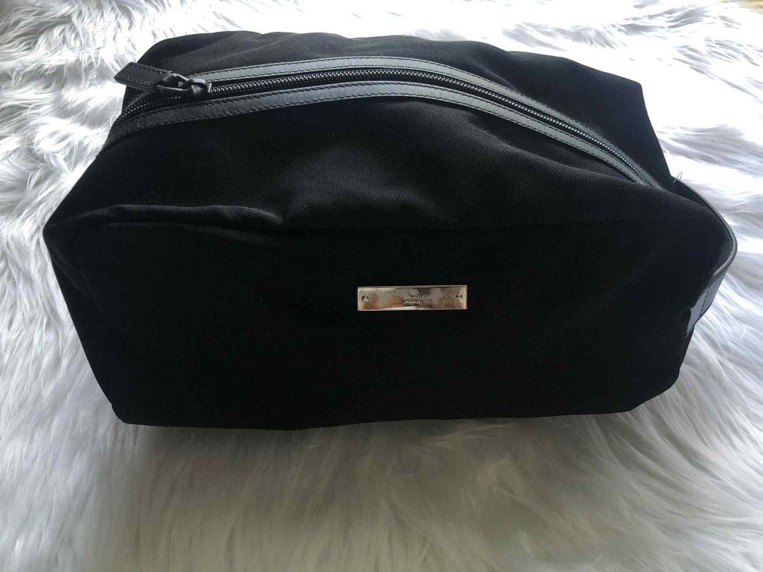 GUCCI POUCH (Category: Luxury Bags & Wallets) located in Tarlac. Submitted by tokaidostoreexpress3 (Listing ID 1402886297, Image 1). Description: 👋 Hi! This is my backup account. Check Tokaidstoreexpress & Tokaidostoreexpress2 here on this app for reviews and legitimacy. Message any of these accounts here for confirmation. 🌟💬 🔒 100% AUTHENTIC | PRELOVED with care 📌 Fixed price – no haggling to keep it fair ✅ Money-back guarantee if proven fa
