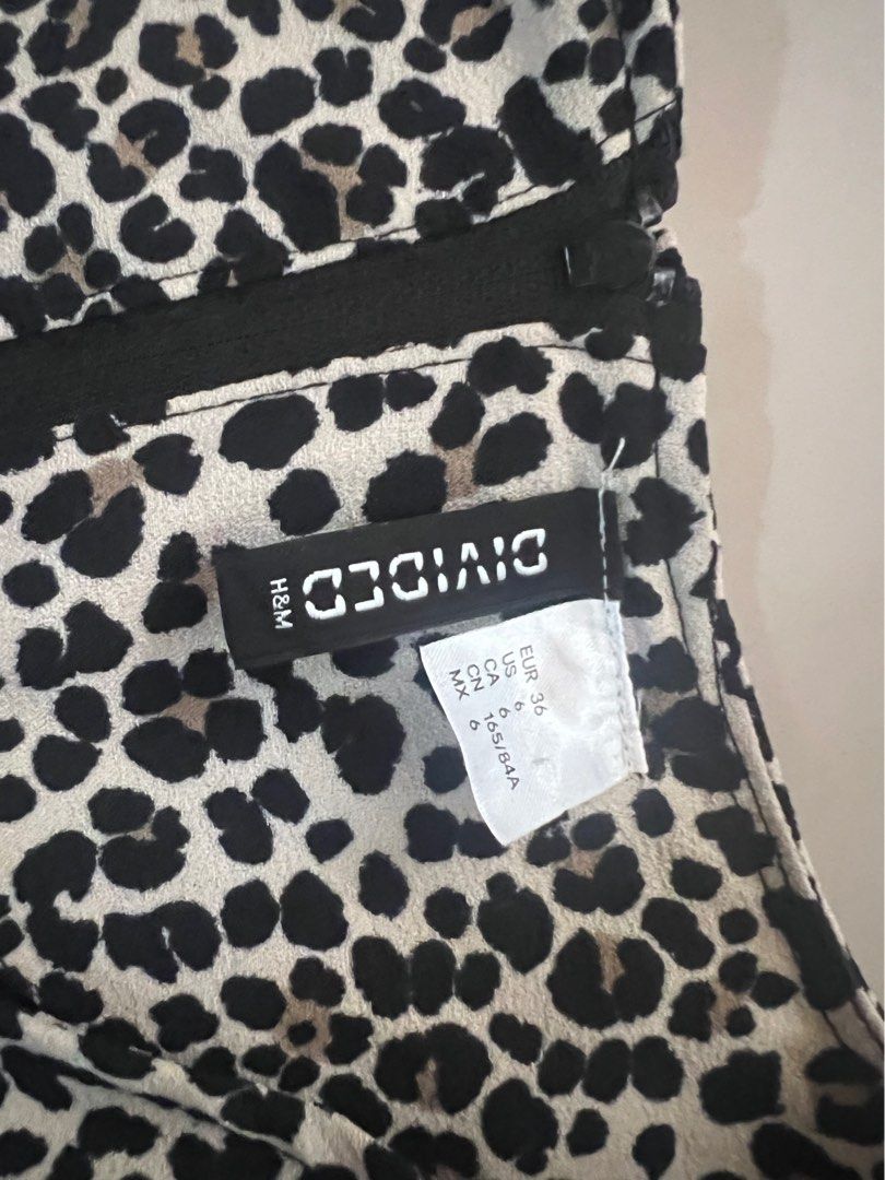 H&m sleeveless dress (Category: Dresses) located in Manila. Submitted by dr.stuff (Listing ID 1402875281, Image 2). Description: Small to semi medium. No flaws… Used on few ocassions.