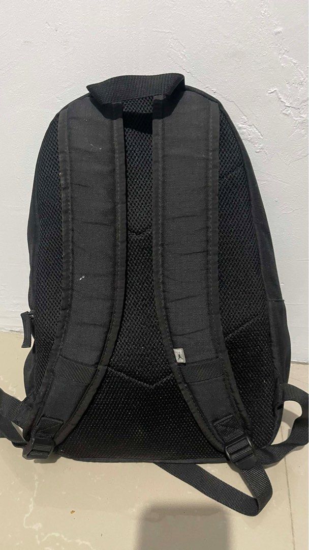Jordan Backpack Black ORIG (Category: Backpacks) located in Imus. Submitted by shuiddy (Listing ID 1402958535, Image 3). Description: Jordan Black Backpack ONLY NEEDS CLEANING‼️ Good for school/gym VIA J&T RFS: DECLUTTER.