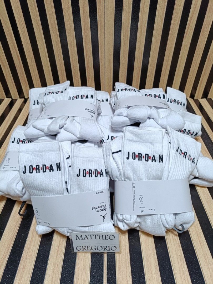 Jordan Everyday Crew Socks (6pairs) (Category: Socks) located in Manila. Submitted by supermat (Listing ID 1402984036, Image 1). Description: BRAND NEW 200% LEGIT BELOW RETAIL PRICE (1,495) Size Medium 6 to 8 mens Size Larfe 8 to 12 mens.
