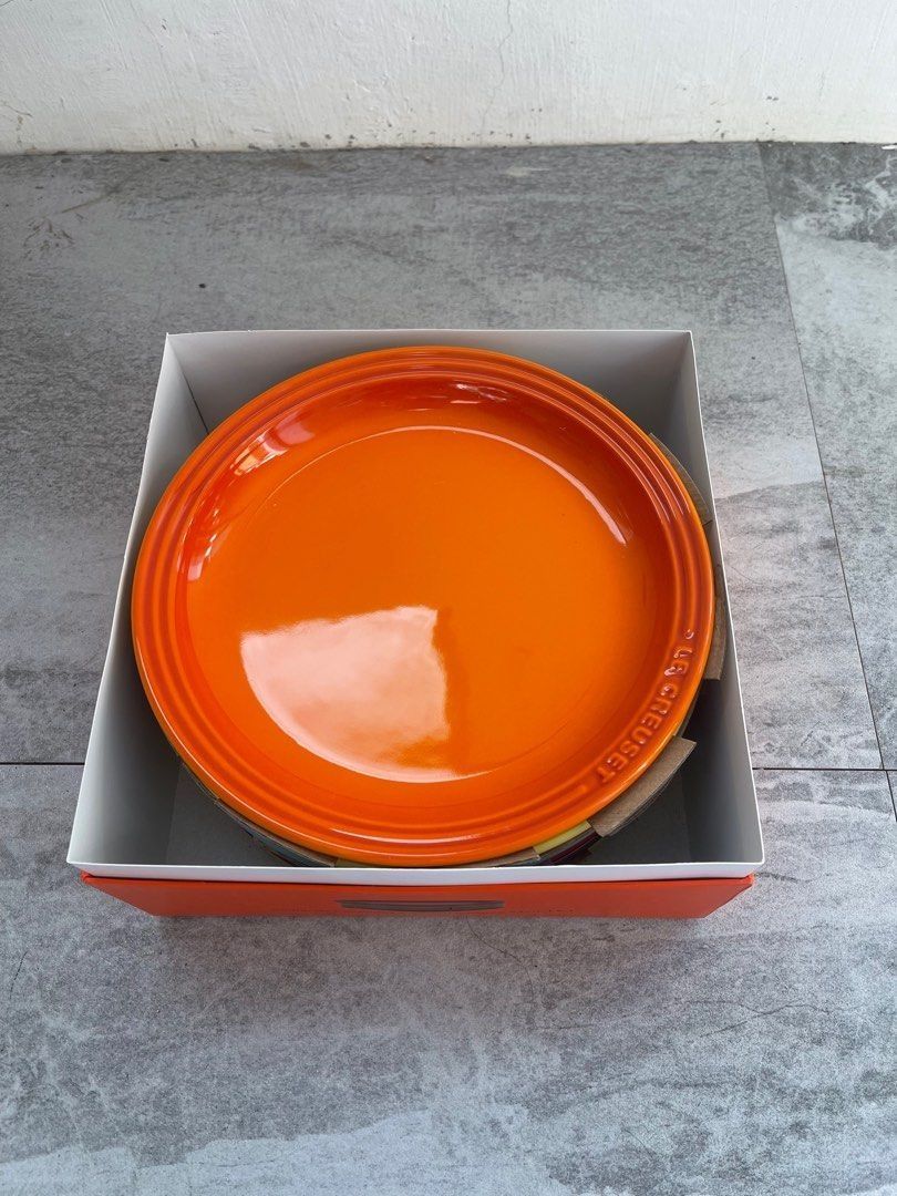 Le Creuset Rainbow Plate Set 9" (6 PCS) (Category: Dinnerware & Cutlery) located in Las Pinas. Submitted by angeltntn (Listing ID 1402878638, Image 3). Description: ✨ RESTOCK ALERT ❗✨ The perfect holiday gift is back! 🎁 Le Creuset Rainbow Plate Set 9" (6 PCS) 🌈 Brand new & boxed, ready to brighten up any table! 📍 Location: Parañaque City .