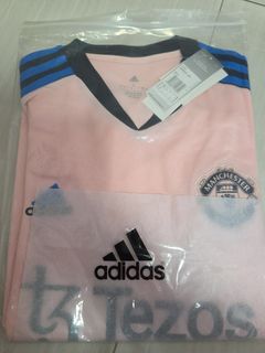(Category: ) located in . Submitted by sport_jerseys (Listing ID 1033133929, Image 1). Description: .