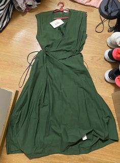 (Category: ) located in . Submitted by ineedtolearntodeclutterplshelp (Listing ID 1402849040, Image 1). Description: .