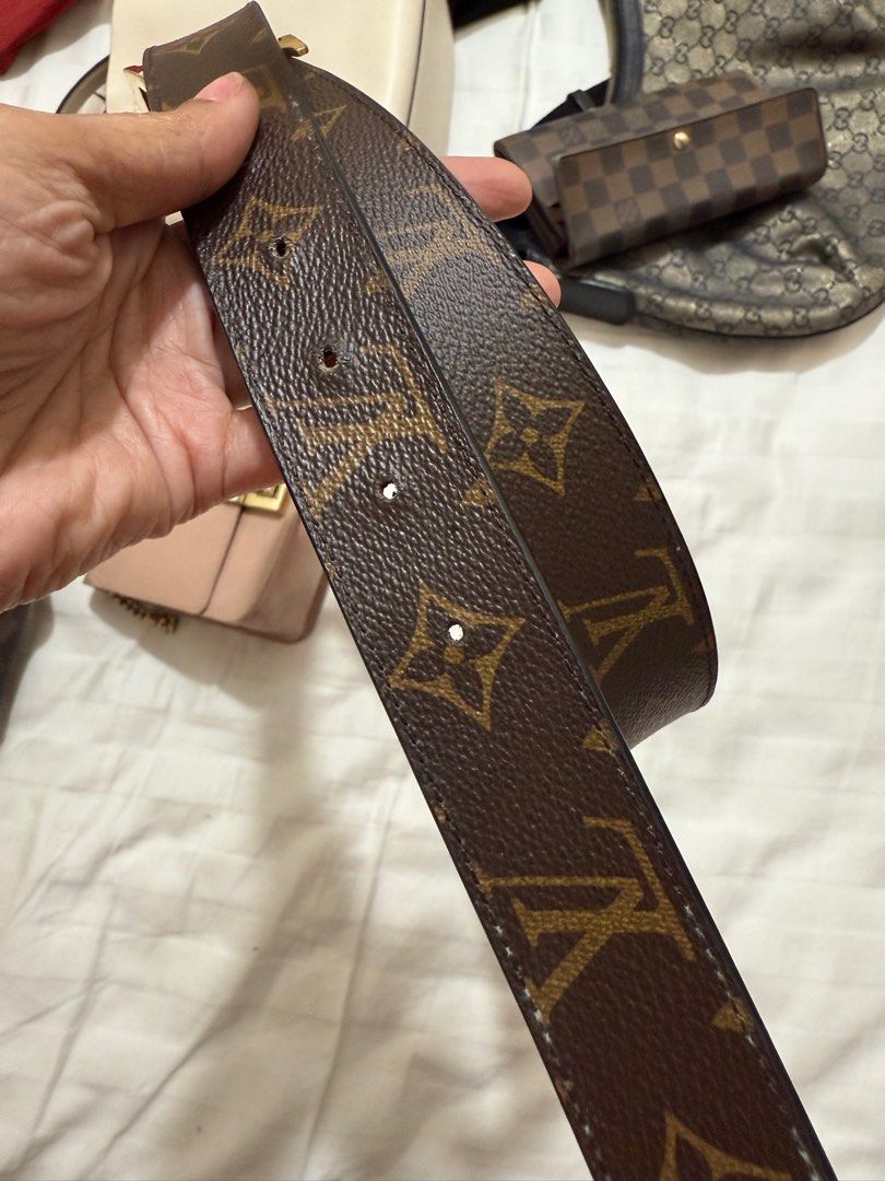 LV reversible belt (Category: Belts) located in Quezon City. Submitted by MJ_declutters (Listing ID 1402982220, Image 2). Description: Pre-loved condition: 9/10 comes with dust-bag only size: 80/32 .