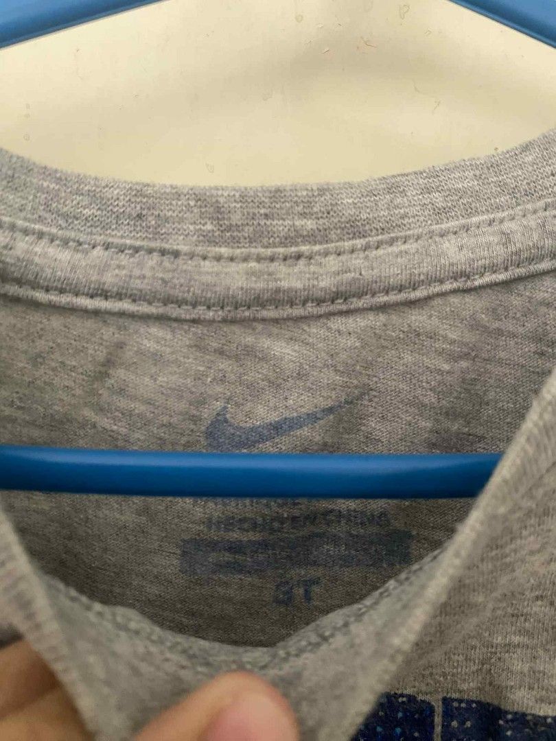 Nike Just Do It T-shirt Kids (Category: Babies & Kids Fashion) located in Angeles City. Submitted by randomgoodies_ (Listing ID 1402877564, Image 2). Description: - Nike "JUST DO IT" t-shirt - Color: Gray - Graphic: Blue text and orange Nike logo - Size 3T.