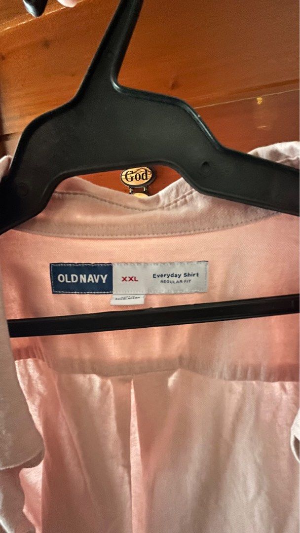 Old Navy Everyday Shirt Regular Fit for Men (Category: Tshirts & Polo Shirts ) located in San Pedro. Submitted by deegeez (Listing ID 1402875765, Image 2). Description: - Old Navy Everyday Shirt - Light Pink Color - Size: XXL - Regular Fit - Long Sleeves - Button-down front - used once MOP: BPI and Seabank - Single chest pocket.