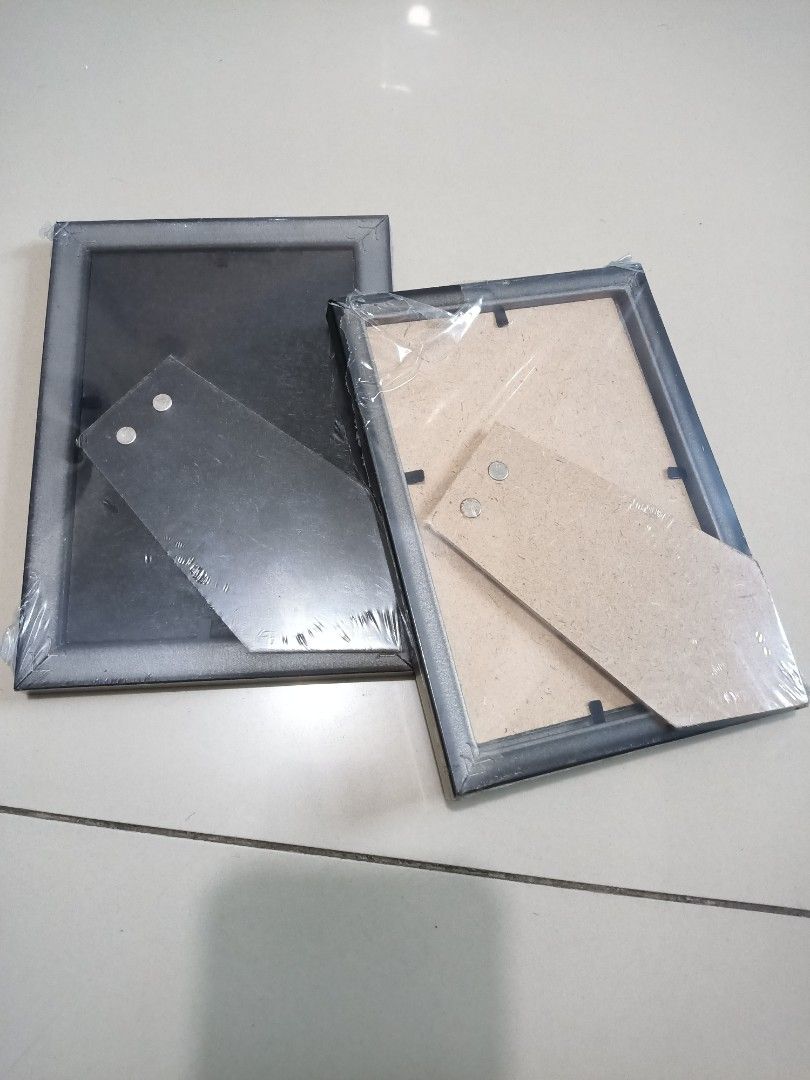Photo Frame (Category: Other Photography Accessories) located in Makati City. Submitted by psalm23 (Listing ID 1402919050, Image 2). Description: 2pcs 4in x 6in Photo Frame.