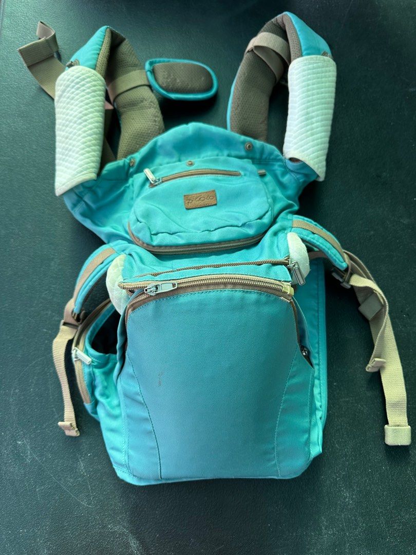 Picolo carrier with hip seat (Category: Carriers & Slings) located in Las Pinas. Submitted by queenaire (Listing ID 1402939108, Image 1). Description: In good condition. Hip seat still firm and intact. Locks still very good.