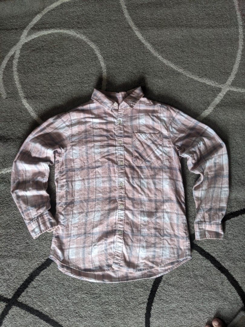 Polham Plaid Long Sleeve Shirt (Category: Tshirts & Polo Shirts ) located in Panabo. Submitted by kali237 (Listing ID 1402884300, Image 1). Description: Condition: 9/10 Size: W20 L: F25, B26.5.