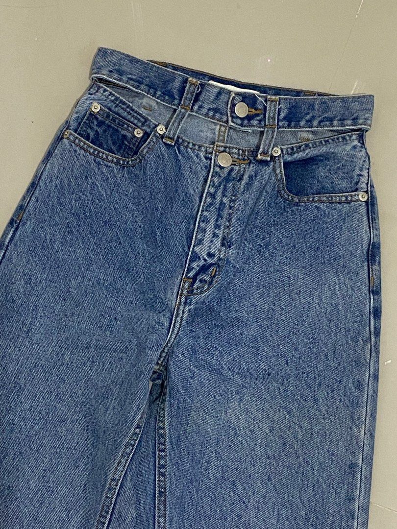 Pomelo Denim Jeans (Category: Jeans) located in Leyte. Submitted by declutterthis__ (Listing ID 1402980425, Image 1). Description: Used twice. Fave but doesn’t fit me anymore. Last price posted..