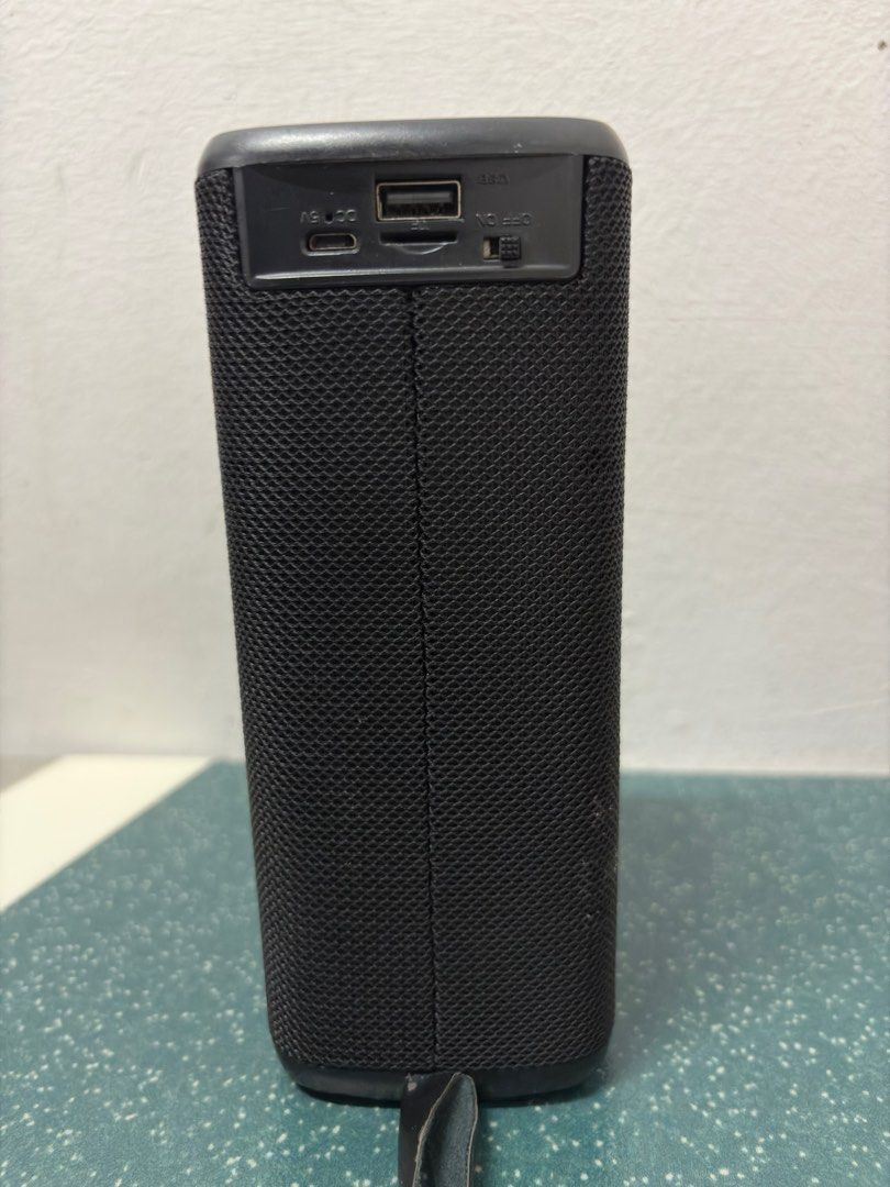 Portable Bluetooth Speaker - Black64334947007235111