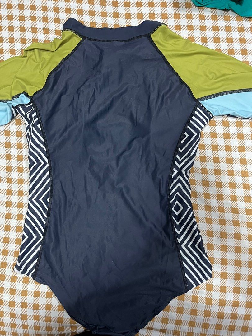 Rashguard Swimsuit with Zipper (Category: Bikinis & Swimsuits) located in Cainta. Submitted by llsamson2000 (Listing ID 1403012127, Image 2). Description: .