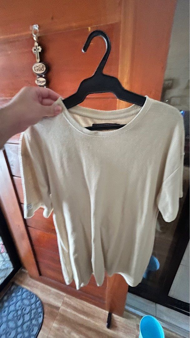Regatta Beige T-shirt for Men (Category: Tshirts & Polo Shirts ) located in San Pedro. Submitted by deegeez (Listing ID 1402876178, Image 1). Description: Regatta Regular Fit shirt for Men - good condition - size Large - beige color MOP: BPI and Seabank .